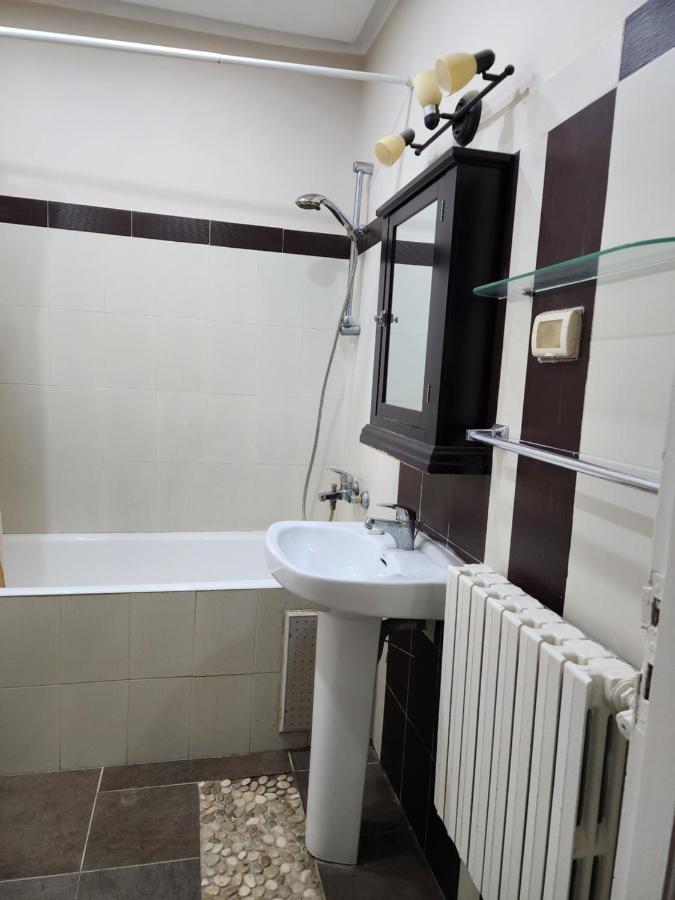 Duplex Bien Equipe Securise Avec Jardin Et Veranda La Marsa Exteriör bild