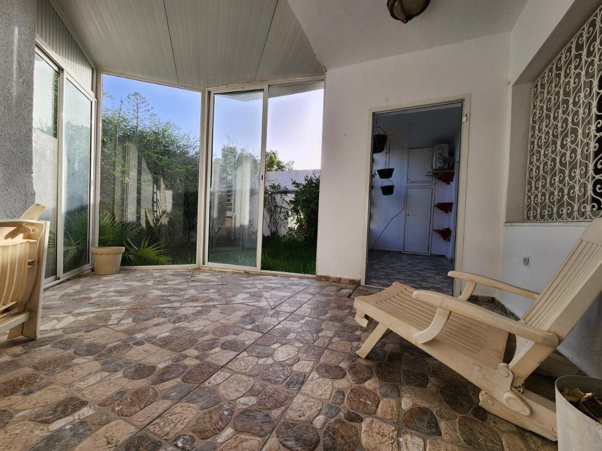 Duplex Bien Equipe Securise Avec Jardin Et Veranda La Marsa Exteriör bild