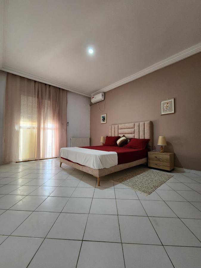 Duplex Bien Equipe Securise Avec Jardin Et Veranda La Marsa Exteriör bild